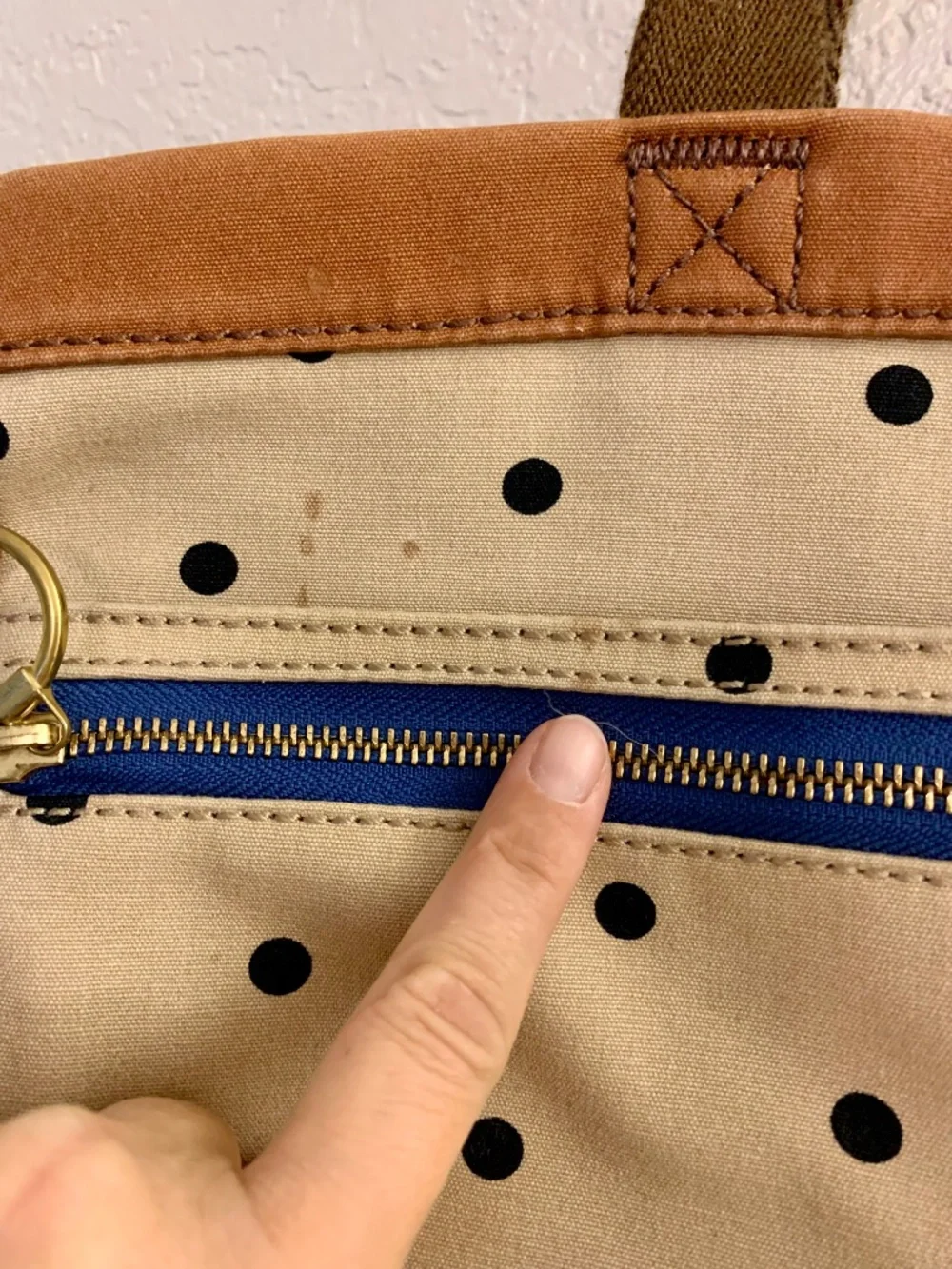 Fossil Passport E W Satchel Kki Top Handle Bag - LOTS OF WEAR